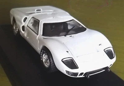 Ford GT40 MK II  1966 - scala  1 : 43  Universal Hobbies  - Immagine 1 di 4