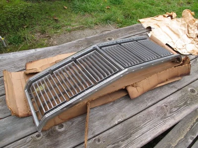 75 76 77 78 Mercury Grand Marquis Front End Radiador Rejilla FoMoCo OEM Foto 1 de 4