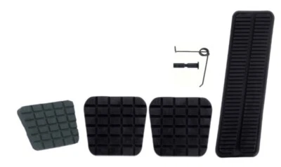 OER Accelerator, Brake, Clutch & Park Brake Pedal Pad Set 1971-1972 GM Trucks - Imagem 1 de 4