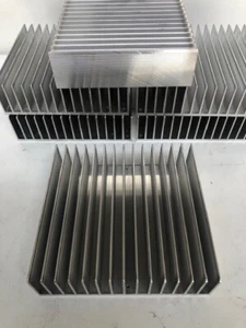 Dissipatore in alluminio con alette per circuito stampato 176x170x50mm - Zdjęcie 1 z 6