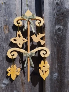 Friesenbaum mit sommerlichen Motiven - Bild 1 von 4
