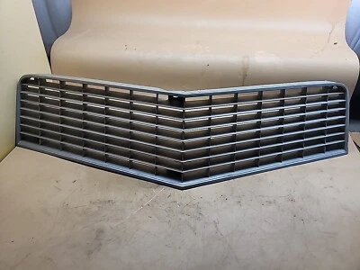 Parrilla delantera Chevrolet Camaro 1974-1977  Foto 1 de 4