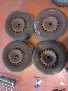 Nr. 4 Stahlfelgen Renault 4 Löcher - 15 " - 6,5J H2C + Bereifung Verwendet - Bild 1 von 12