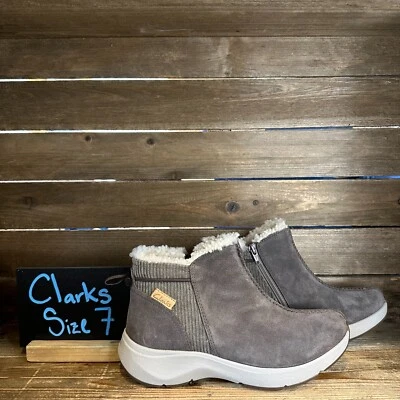 Nuevo Mujer Clarks Wave 2.0 Alp Taupe Gamuza Sherpa Botines Talla 7 M Foto 1 de 4
