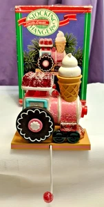 Colgador de medias vintage 1988 Hallmark Candy Express Candyville adorno - Imagen 1 de 7