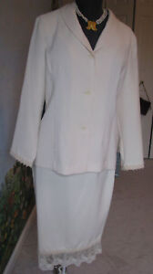 Amanda Smith  Skirt Suit Cream Color Trimmed with Lace Size 12 New