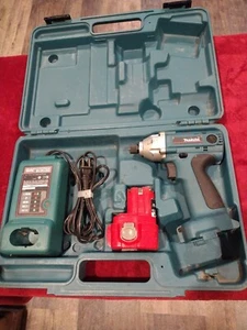 Makita Impact Driver 6916D Tool With Case Battery and Charger - Picture 1 of 8