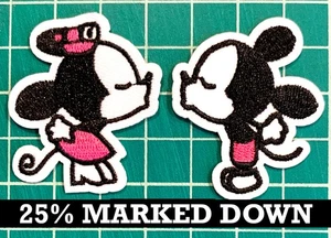 Mickey & Minnie Kissing 2pc Set 25% OFF Embroidered Iron On Patch - Picture 1 of 7