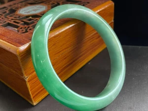 Brazalete brazalete certificado grado natural verde hielo jadeíta birmano 57MM7210 - Imagen 1 de 8