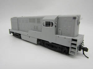 Atlas HO FM H15-44/H16-44 Loco - Undecorated Early Body/Sill Rails (DCC Ready) - Picture 1 of 6