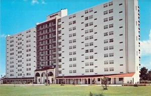Postal de arquitectura de apartamentos LA Marrero Wynhoven 1972 para personas mayores N50 - Imagen 1 de 2