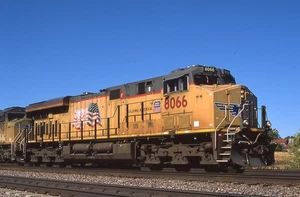 AP Original Slide UP Union Pacific ES44AC/C45ACCTE #8066 - La Fox IL 2020 - Picture 1 of 1