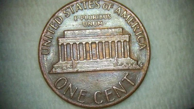 1985 Lincoln Memorial- Die Crack - Image 1 of 4