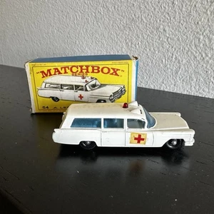 #54B 1964 Cadillac Ambulance with Box Lesney Matchbox Made in England - Picture 1 of 5