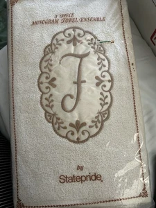Juego de toallas con monograma (F) NOS en paquete - Imagen 1 de 4