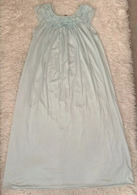 Camisón Gilead Vintage Talla Mediana Pálido Verde Menta Largo Nylon Encaje Hombros Foto 1 de 4