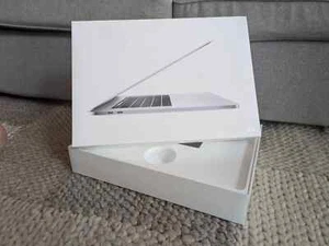 Boîte vide pour Apple MacBook Pro 15 pouces A1990 argent BOITE VIDE UNIQUEMENT - Photo 1/3