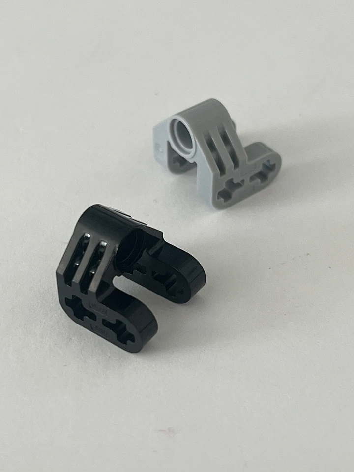 LEGO Part 92907 (2pcs) Technic Axle & Pin Connector Perpendicular Split - Image 1 of 1