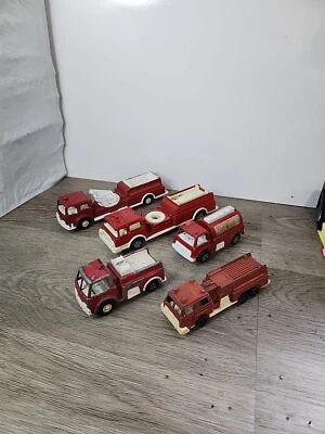 Lote 5 Camiones de Bomberos de Juguete Tootsie Años 70 Escalera Mack Ver Para Estado Piezas Kitbash Foto 1 de 4