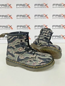 Botas Dr Martens 1460 Clásicas Camufladas T Niños Talla 1 UK -Totalmente Nuevas - Imagen 1 de 5