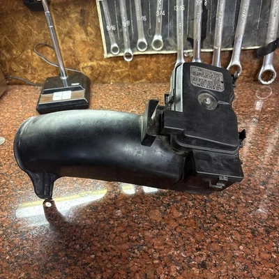 85 84 Honda NQ50 Spree 1986 OEM GUARDABARROS TRASERO CAJA DE AIRE FILTRO MONTAJE DE CARCASA Foto 1 de 4