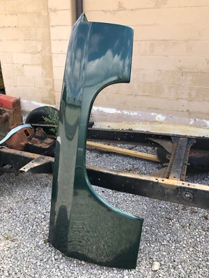 Pontiac Bonneville/Catalina 1968 guardabarros lateral del pasajero Foto 1 de 4