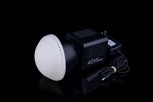 Ulanzi LT028 40W COB LED Video Light Bi-Color 2500K-6500K LED (Barely Used) - Photo 1 sur 4