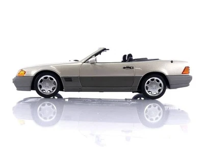 Mercedes 500 SL 1989 Norev 1:18 en plata humo metálico Foto 1 de 4