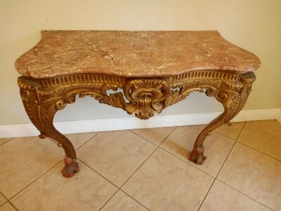 Consola estilo francés elaboradamente tallada con tapa de mármol Foto 1 de 4