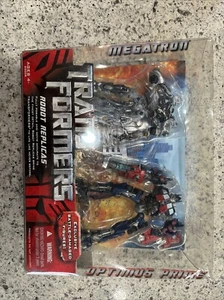 Walmart Ex. Transformers Robot Replicas Battle Damaged Megatron & Optimus Prime - Picture 1 of 8