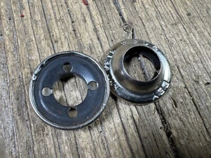 De colección Antiguo Bicicleta Bicicleta Prensa Ajuste Tapas SGDG Francia NOS Botón Eje Par X2 - Imagen 1 de 8