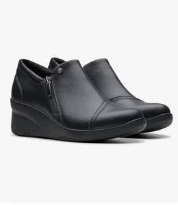 Women's Clarks Suttyn Zip Black Leather Loafers Size 9 M NIB Comfort Classic - Picture 1 of 7