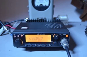 Kenwood TM 541 FM 1200 MHz Japan Version - Imagen 1 de 23