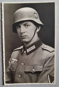 PK Portrait Wehrmacht 2.WK Stahlhelm - Bild 1 von 2