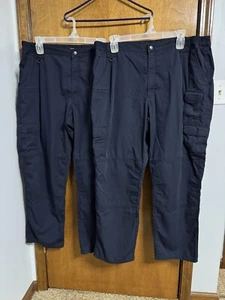 Usado en Excelente Condición Lote De 2 Pantalones De Oficial De Carga Para Hombre Serie Táctica 5.11 Azul Marino Talla 44x32 - Imagen 1 de 16