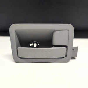 Dodge Dakota 2005-2007 interior lado derecho interior manija de puerta gris - Imagen 1 de 6