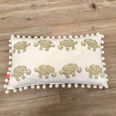 Almohada Lilly Pulitzer Pom Pom Elefante Dorado Blanco Interior/Exterior 12 x 20 Foto 1 de 4
