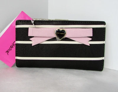 Cartera Betsey Johnson Rosa Lazo Plegable Negra Blanca Rayas Delgada Nueva con Etiquetas Foto 1 de 4