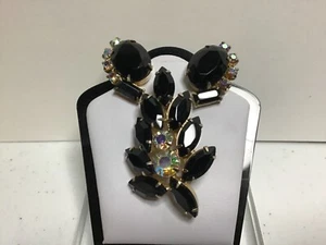 VINTAGE GOLD TONE Prong Set Jet BLACK & AB RHINESTONE BROOCH & Clip on Earrings - Picture 1 of 4