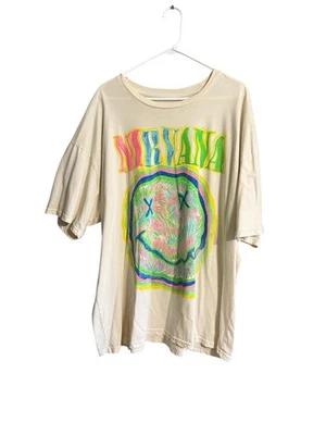 Camiseta Unisex Nirvana Band Ondulada Stoned Smile Crema/Marfil Envejecido ~ Talla XL Foto 1 de 4