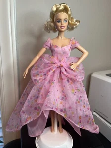 Barbie Signature 2021 Muñeca Deseos de Cumpleaños Mattel #HCB89 - Sin soporte ni zapatos - Imagen 1 de 8