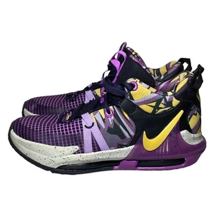 Nike Lebron Witness 7 SE GS Lakers Graffiti Turnschuhe Größe 7Y Schuhe - FD0209-001 - Bild 1 von 16