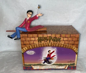 New Hallmark Harry Potter Reaching For The Golden Snitch Computer Accessory - Picture 1 of 14