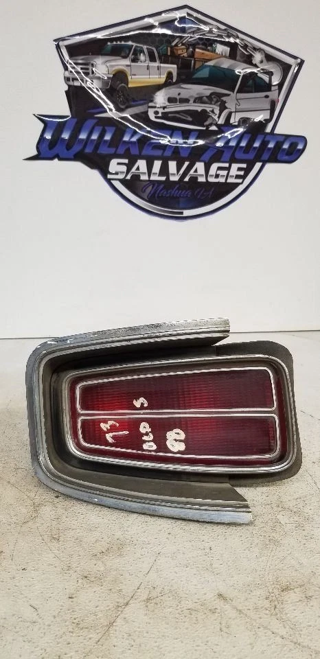 Luz trasera izquierda conductor Delta 88 se adapta a 73 OLDSMOBILE 54817 Foto 1 de 1