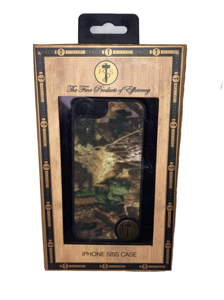 Capa Focused Space para iPhone 5/5s com impressão natural e botão de insígnia da empresa. - Imagem 1 de 4