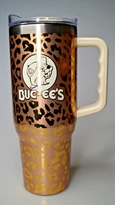 Bucees Yukon Outfitters Buc-ee’s Gold Limited Cheetah 40 oz manico bicchiere - Foto 1 di 9