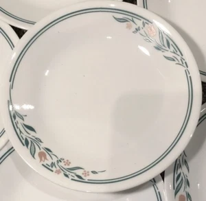 Juego redondo de 4 platos de pan de romero Corelle para el desierto de 6 3/4" en excelente estado - Imagen 1 de 2