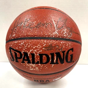 Hakeem Olajuwon Signed Official I/O Basketball BAS Beckett Z45741 Rockets HOF - Picture 1 of 3