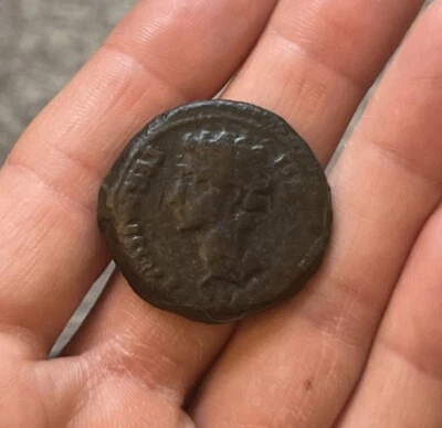 Moneda COLONIA PATRICIA EMPERADOR AUGUSTO Antigua Romana 15-12BC AQUILA RPC128 -21g Foto 1 de 2