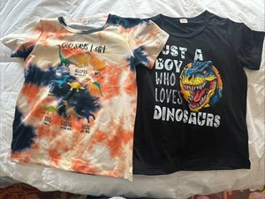 Toddler Boys 2 Dinosaur T-Shirts size 3T/4T unbranded NEW - Picture 1 of 4